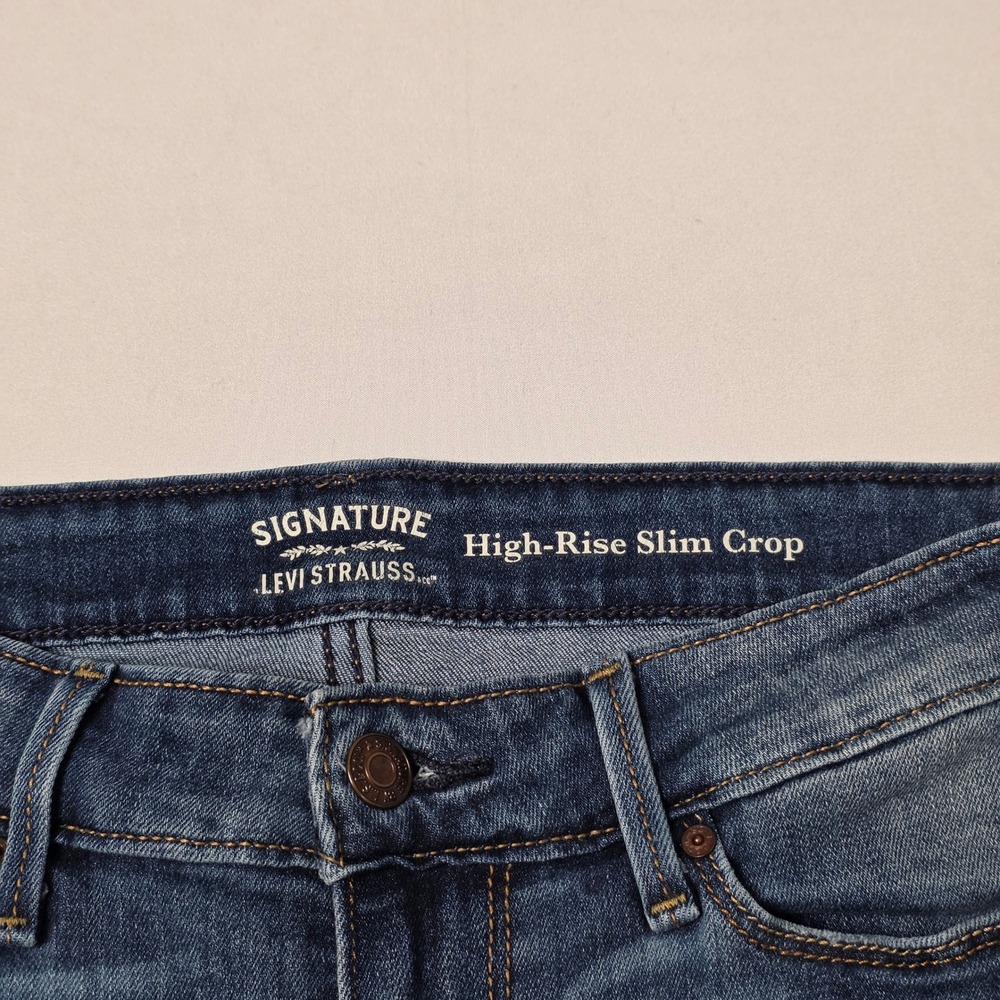 Signature by Levi Strauss Jeans Womens 6‎ Blue High Rise Slim Crop Distressed - Picture 8 of 16